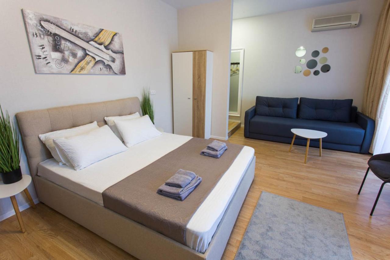 Apartment In The City Center - Gimnasiyna Naberezhna 24A-1 Харьков Экстерьер фото